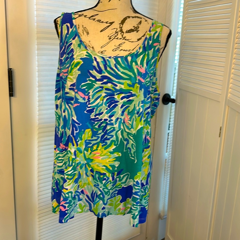 vibrant Lilly Pulitzer 💯 Pima cotton tank